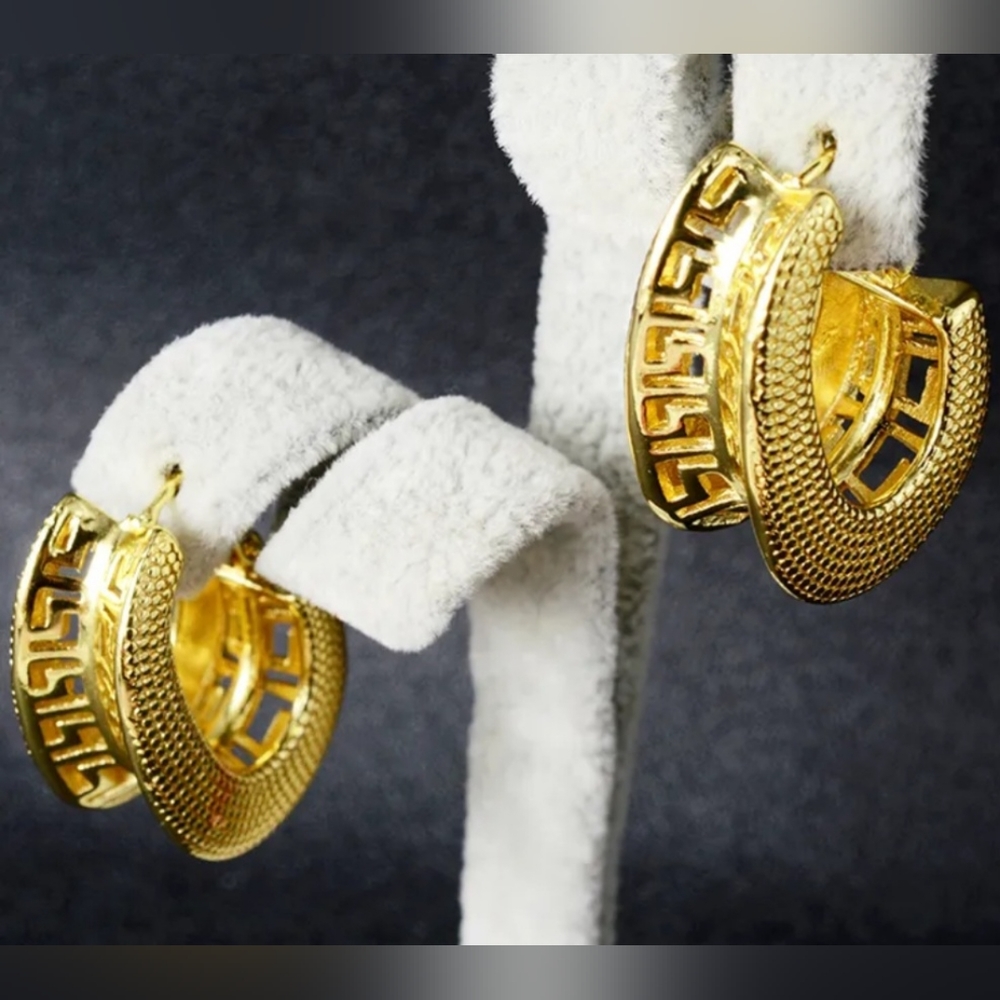 18K Gold Plated Earrings - Picture 1 of 3
